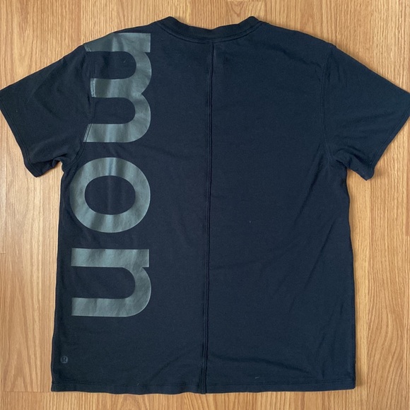 ❤️ Lululemon All Yours Boyfriend Graphic Tee Black NWOT - Picture 10 of 11